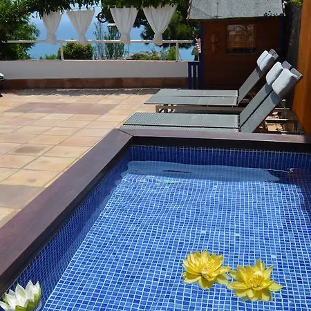 Villa Jordana One Step To The *